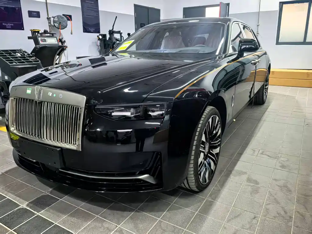 Rolls-Royce Ghost — фото 12
