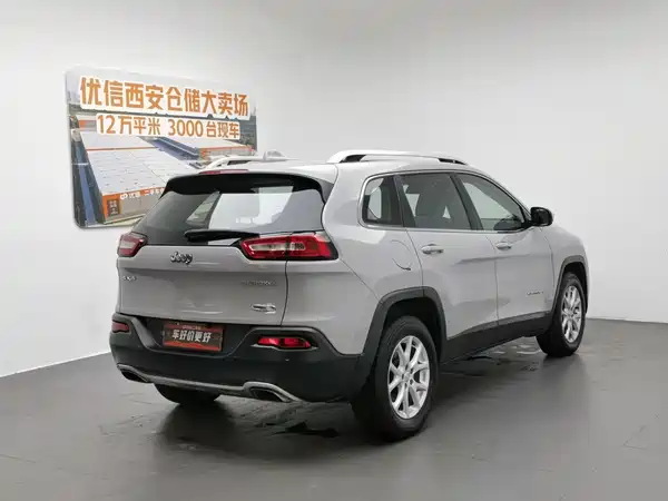 Jeep Cherokee 2016