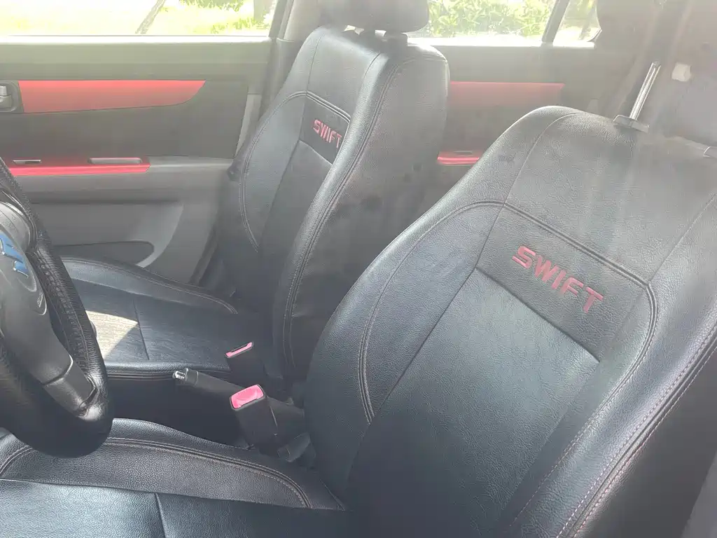 Suzuki Swift 2014 — фото 10