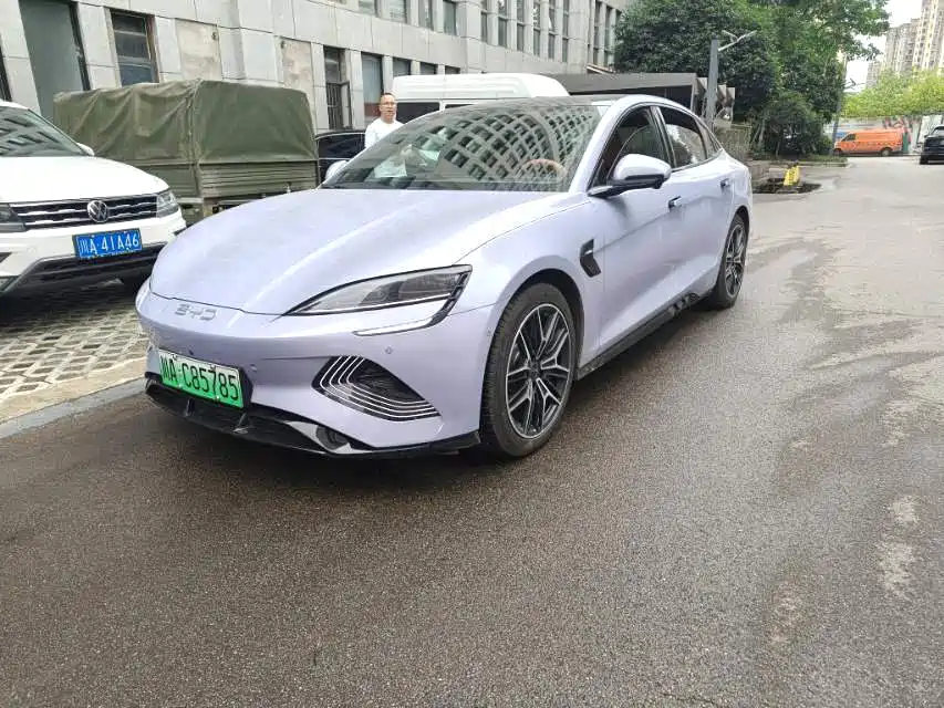 BYD Seal 2025 — фото 1