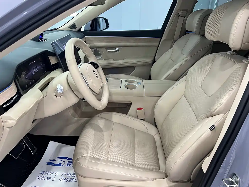 AITO M5 2025