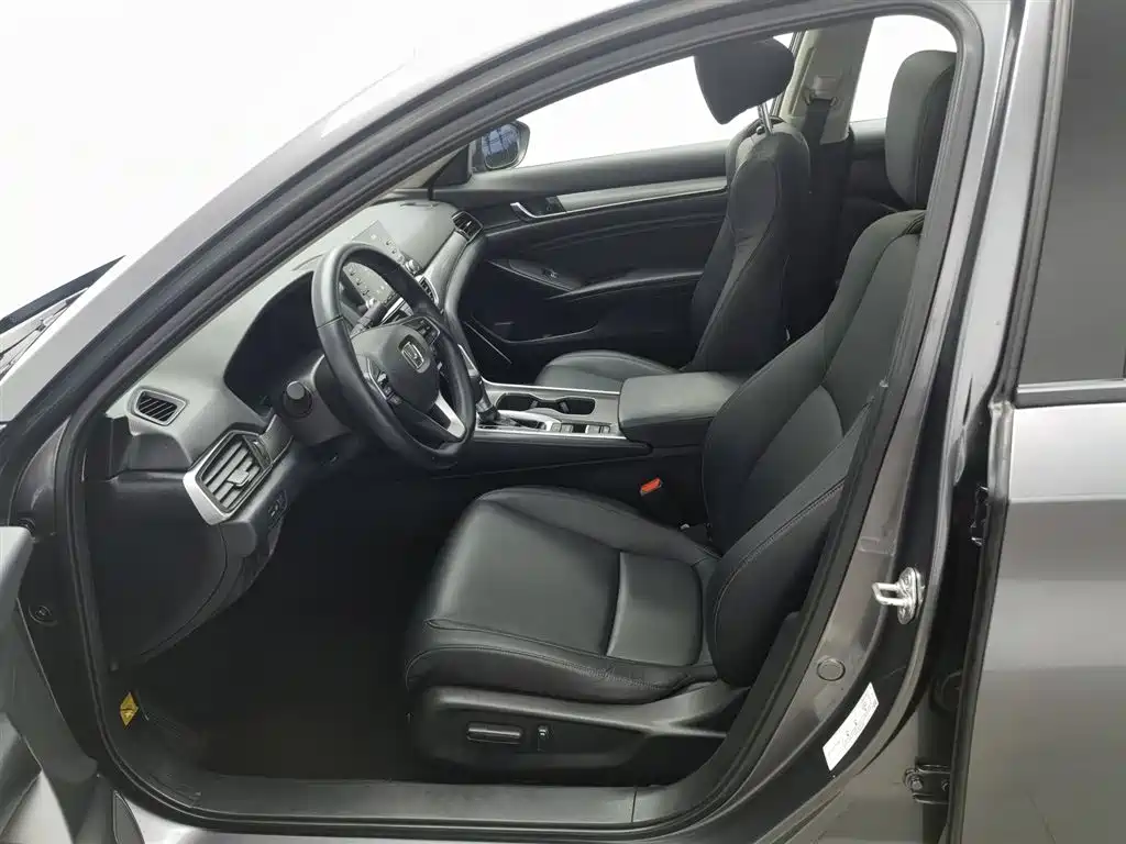 Honda Accord 2018 — фото 10