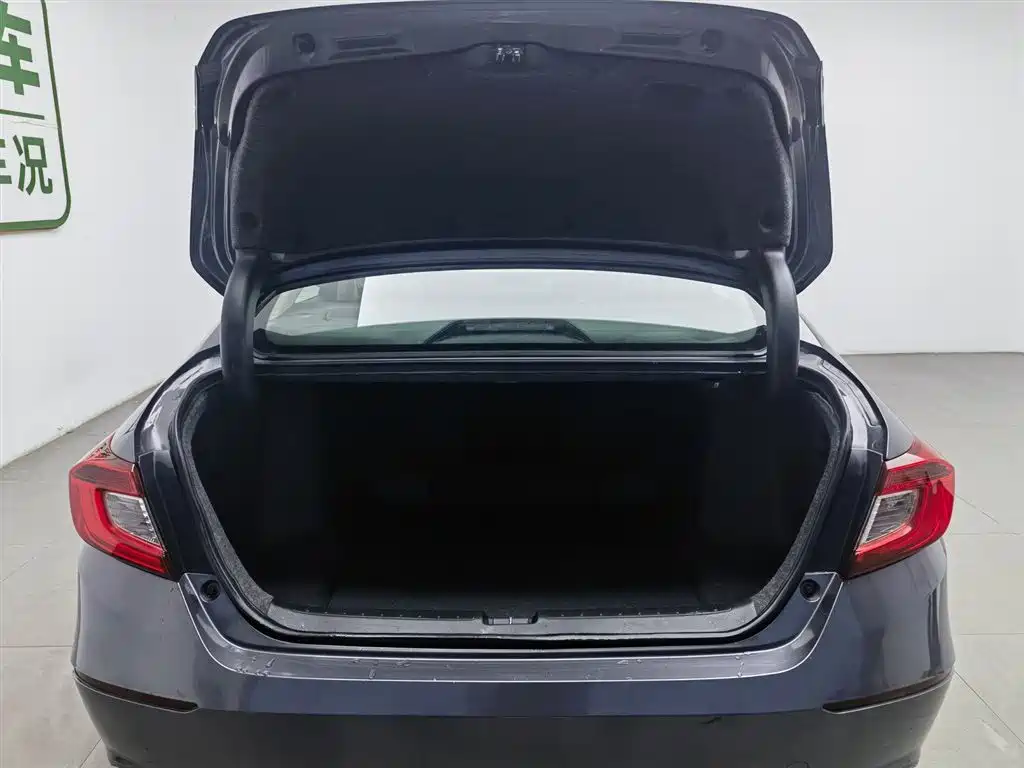 Honda Accord 2018 — фото 16