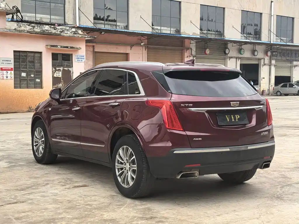Cadillac XT5 2016 — фото 11
