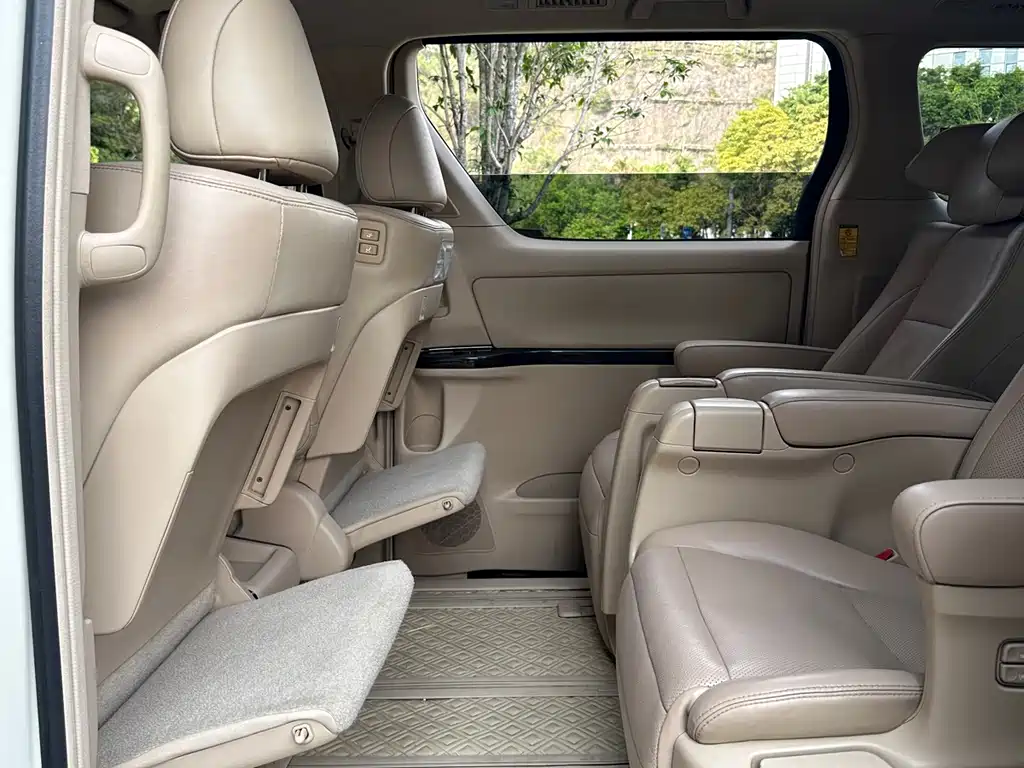 Toyota Alphard 2013 — фото 9