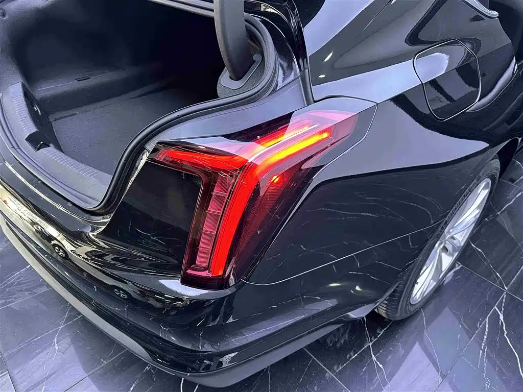 Cadillac CT5 2022 — фото 21