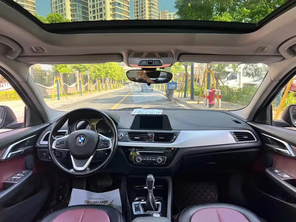 BMW 1 Series 2017 — фото 11