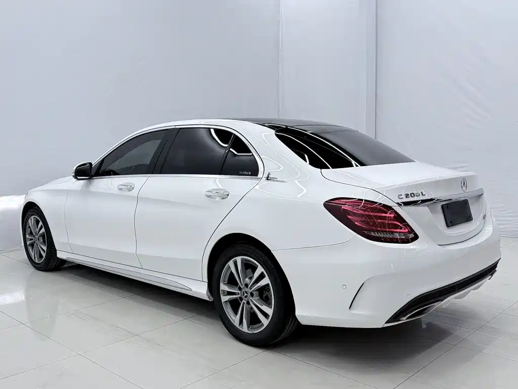 Mercedes-Benz C-Class 2018 — фото 16