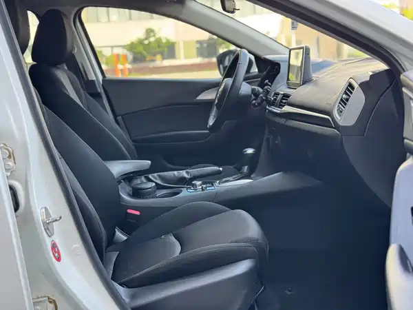 Mazda 3 Axela 2017