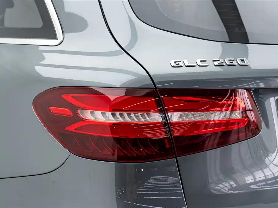 Mercedes-Benz GLC 2018 — фото 11