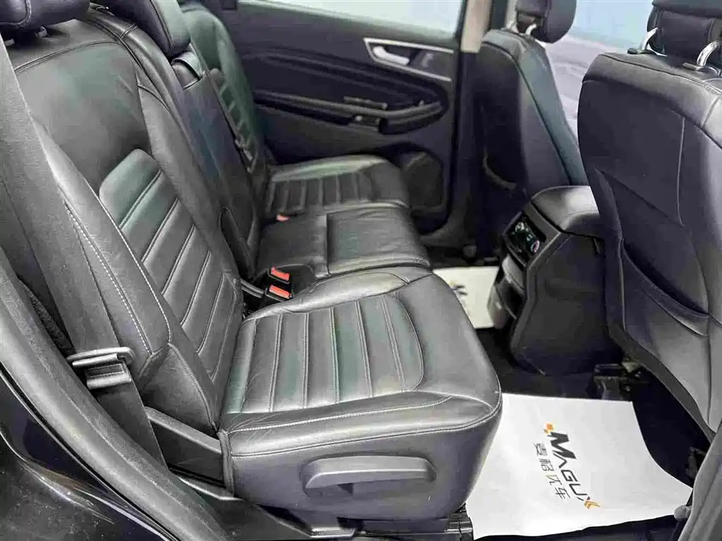 Ford Edge 2015 — фото 11
