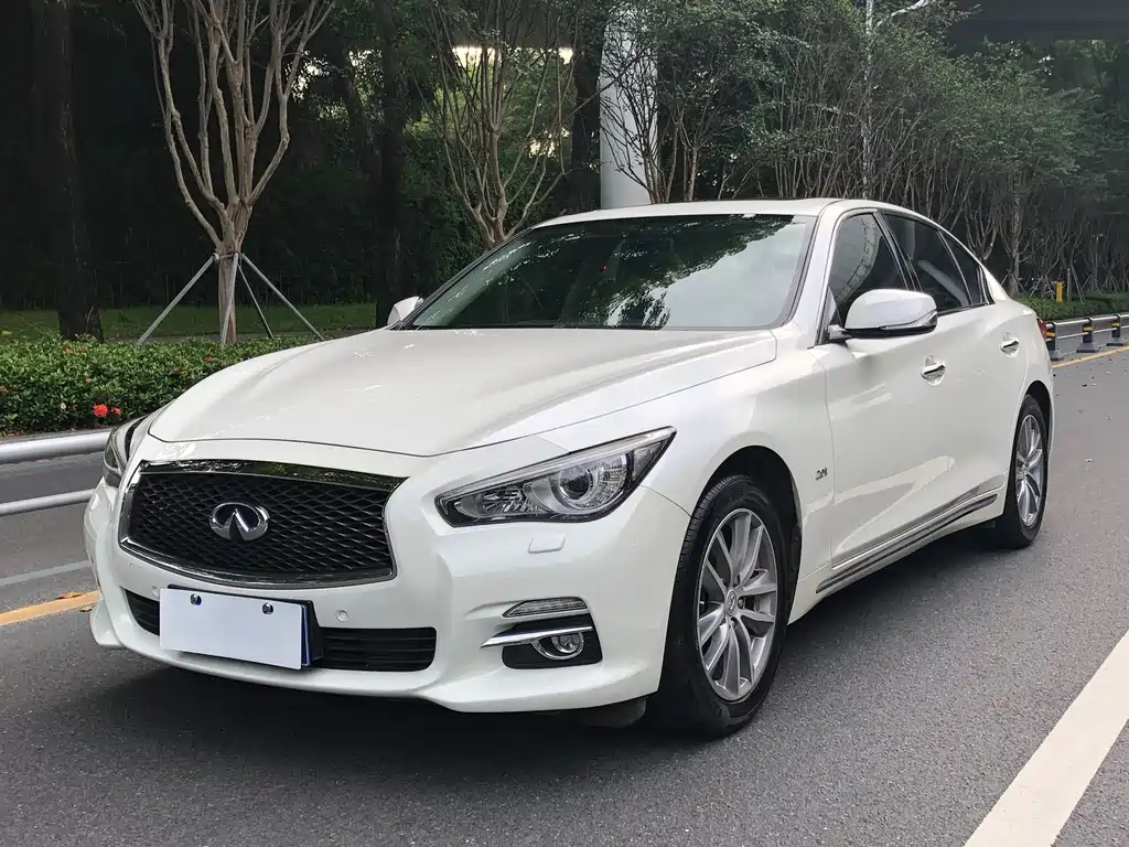 Infiniti Q50L 2015