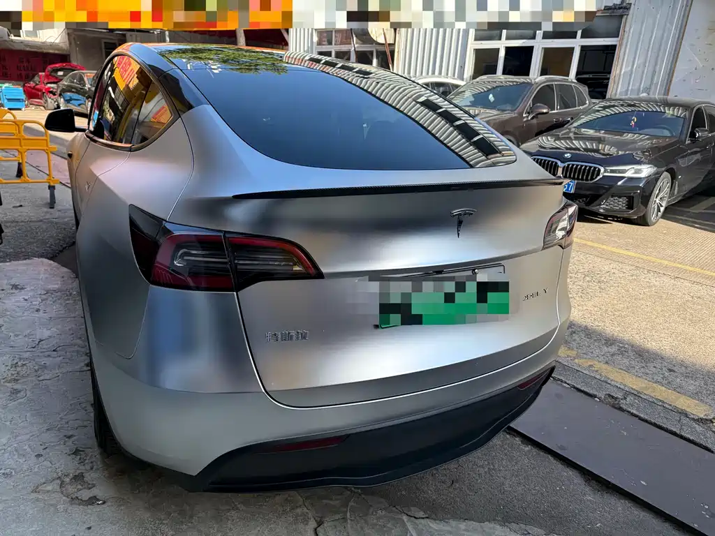 Tesla Model Y 2024 — фото 10