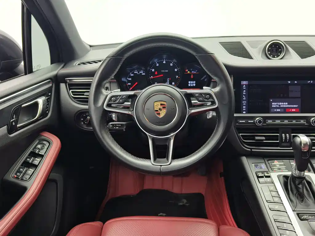 Porsche Macan 2020 — фото 10