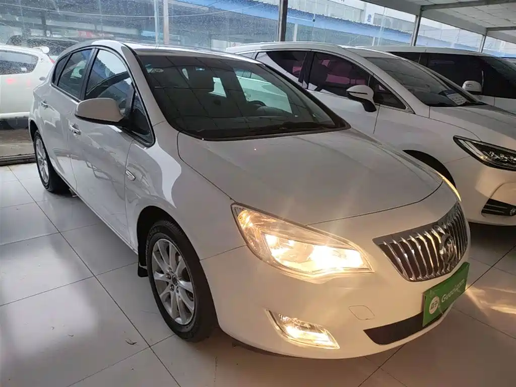 Buick Excelle 2015 — фото 4