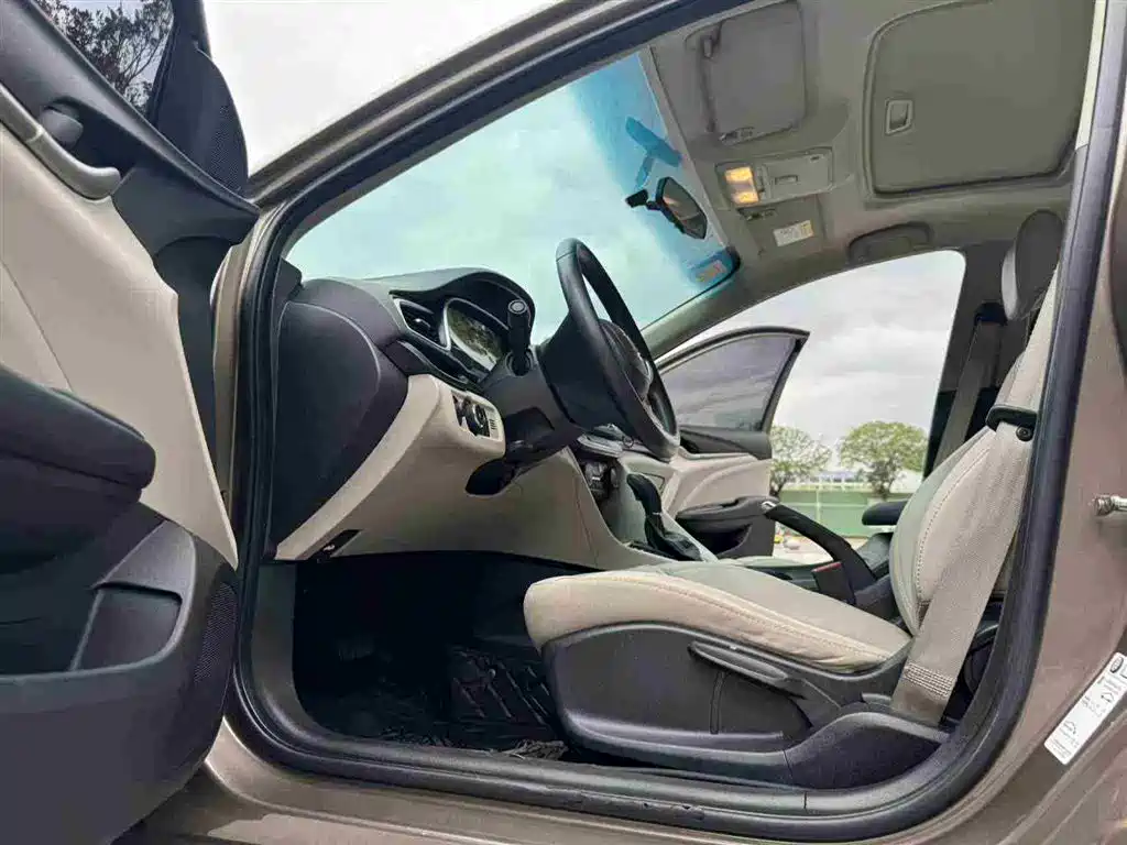 Buick Excelle 2017 — фото 10