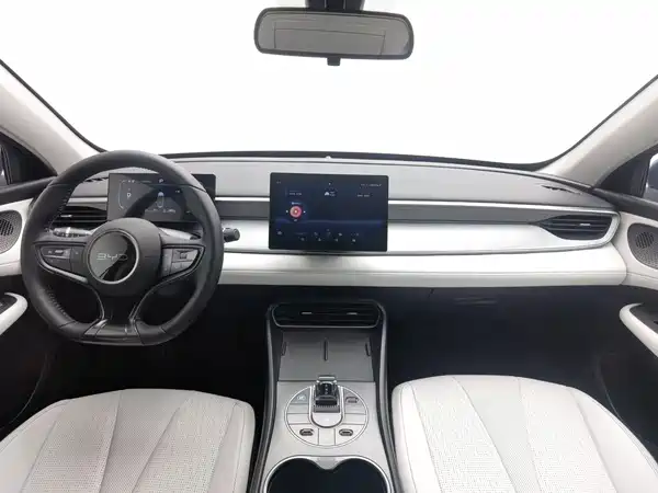 BYD Seal 05 DM-i 2025