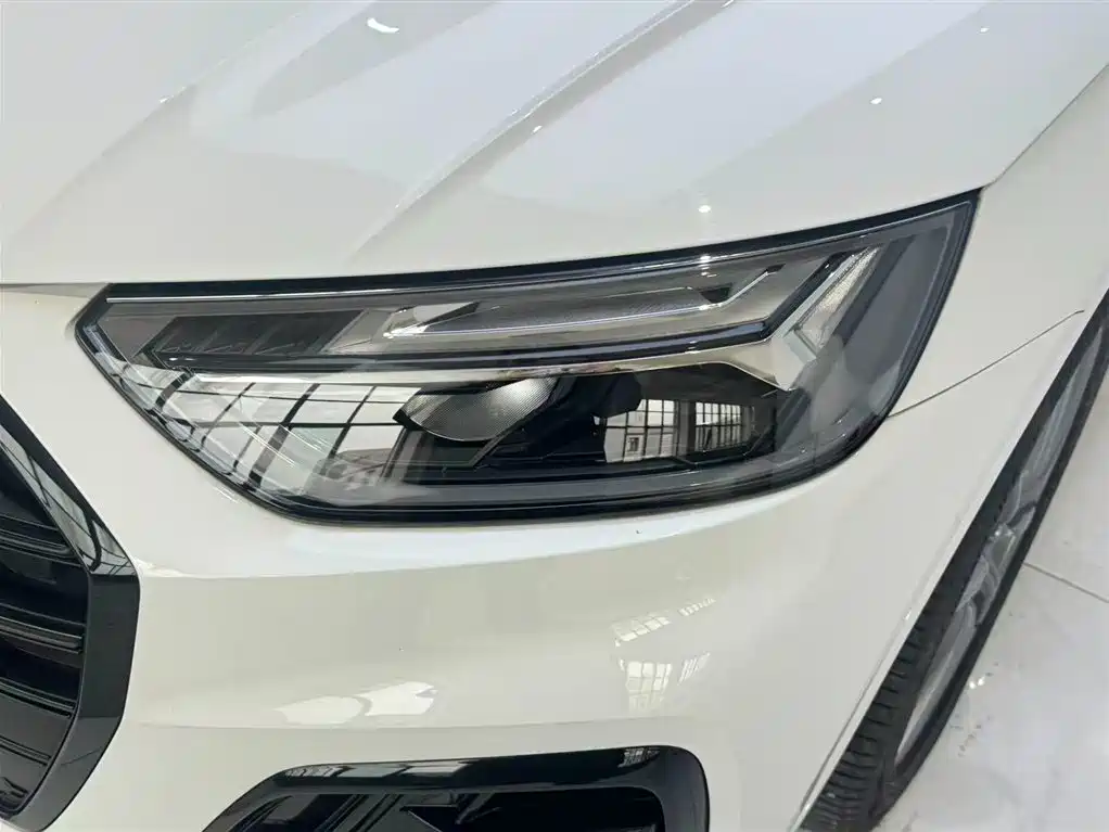 Audi Q5L 2023 — фото 11