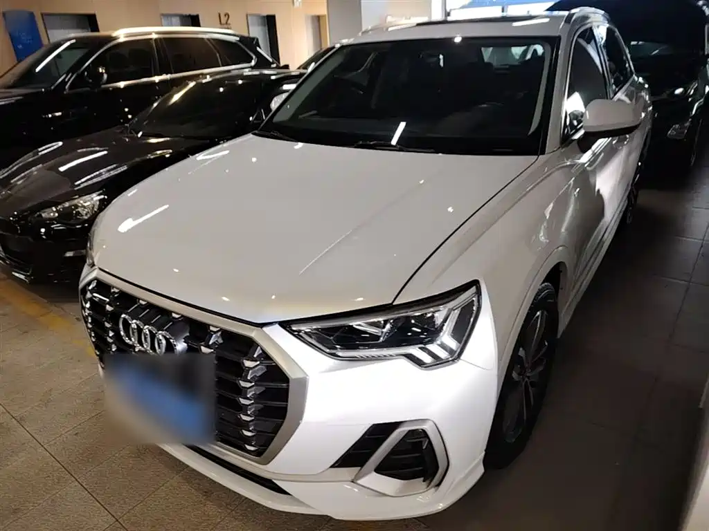 Audi Q3 2022 — фото 2