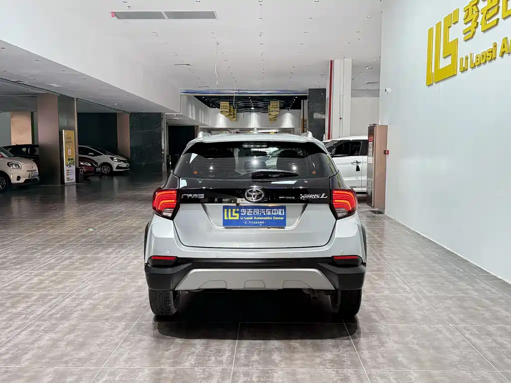 Toyota Yaris L 2020 — фото 10
