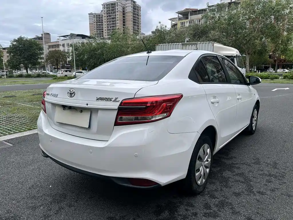 Toyota Yaris L 2017