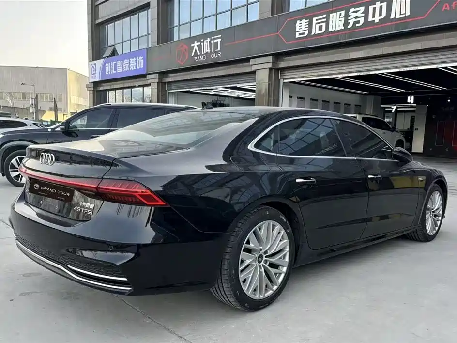 Audi A7L 2023 — фото 12