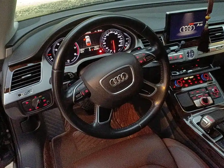Audi A8 2015 — фото 15