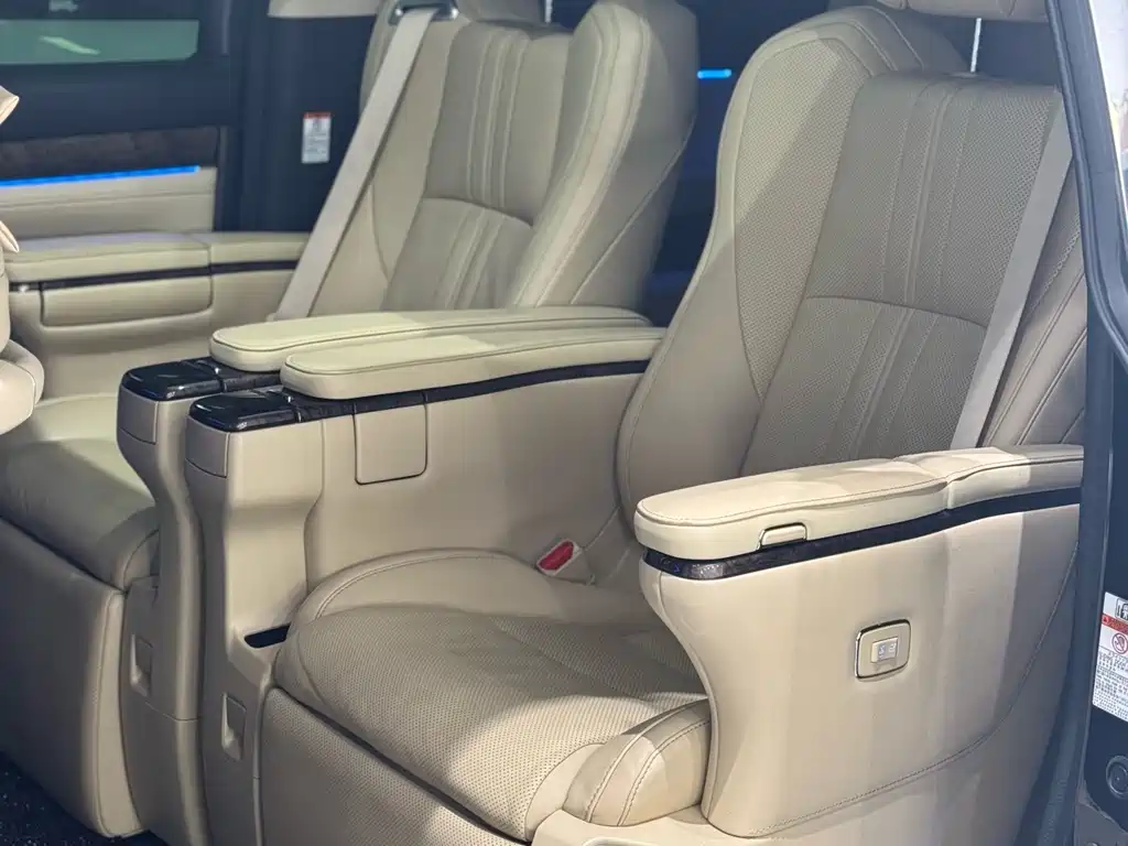 Toyota Alphard 2021 — фото 5
