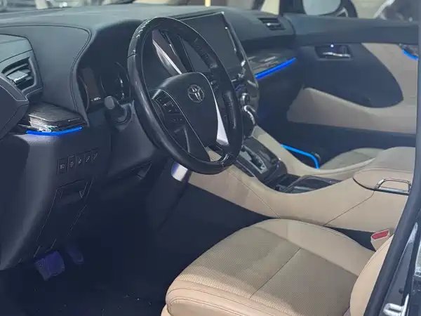 Toyota Alphard 2021
