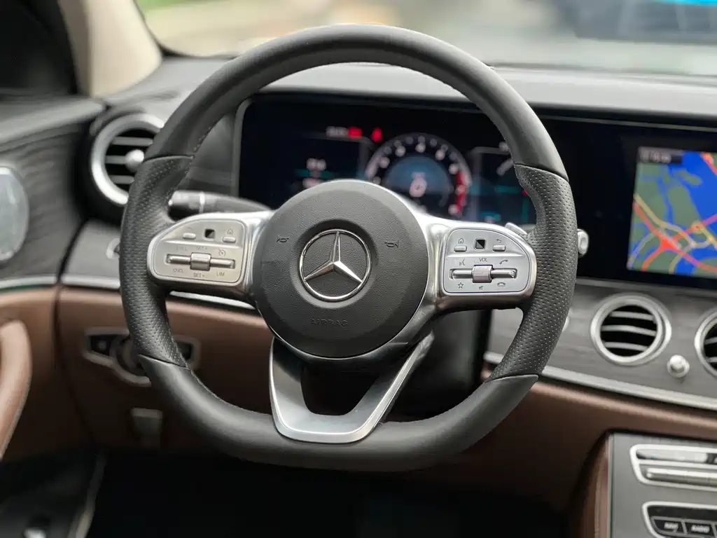 Mercedes-Benz E-Class 2020 — фото 13