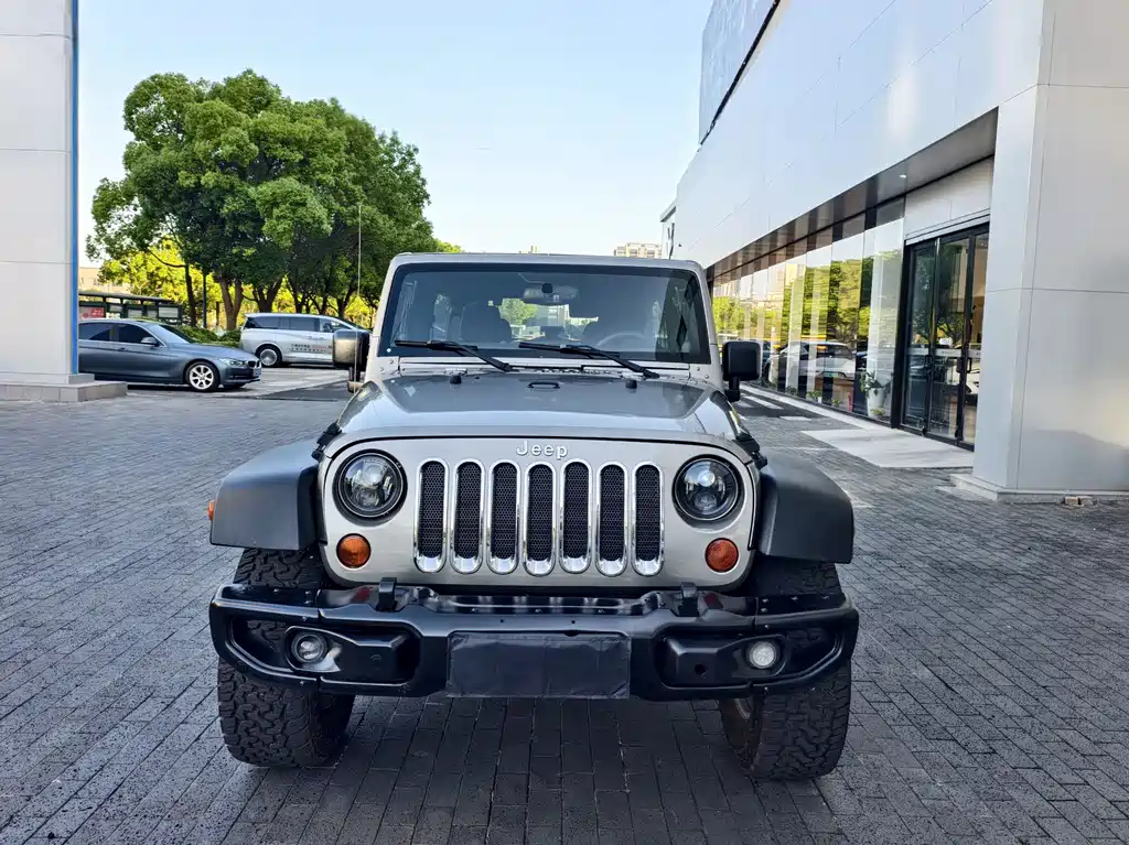 Jeep Wrangler 2014 — фото 2