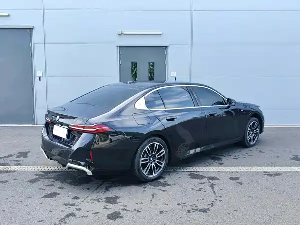 BMW 5 Series 2025