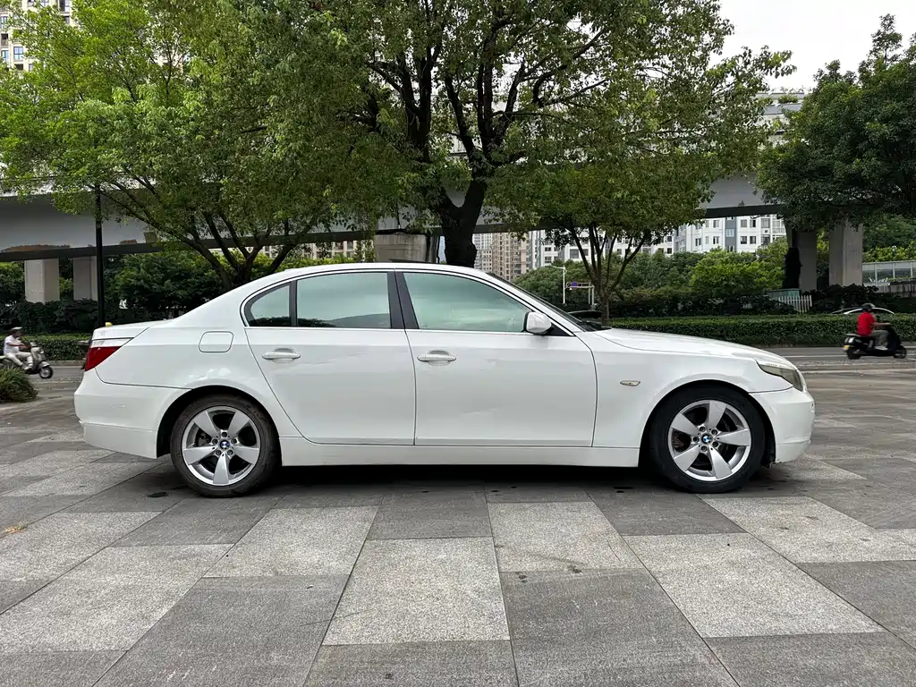 BMW 5 Series 2005 — фото 2