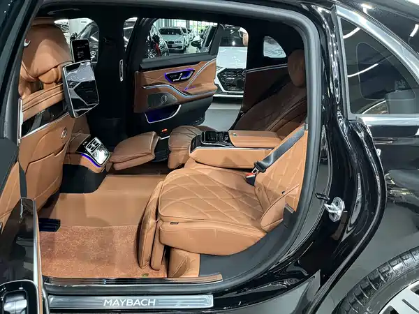 Mercedes-Benz Maybach S-Class 2025