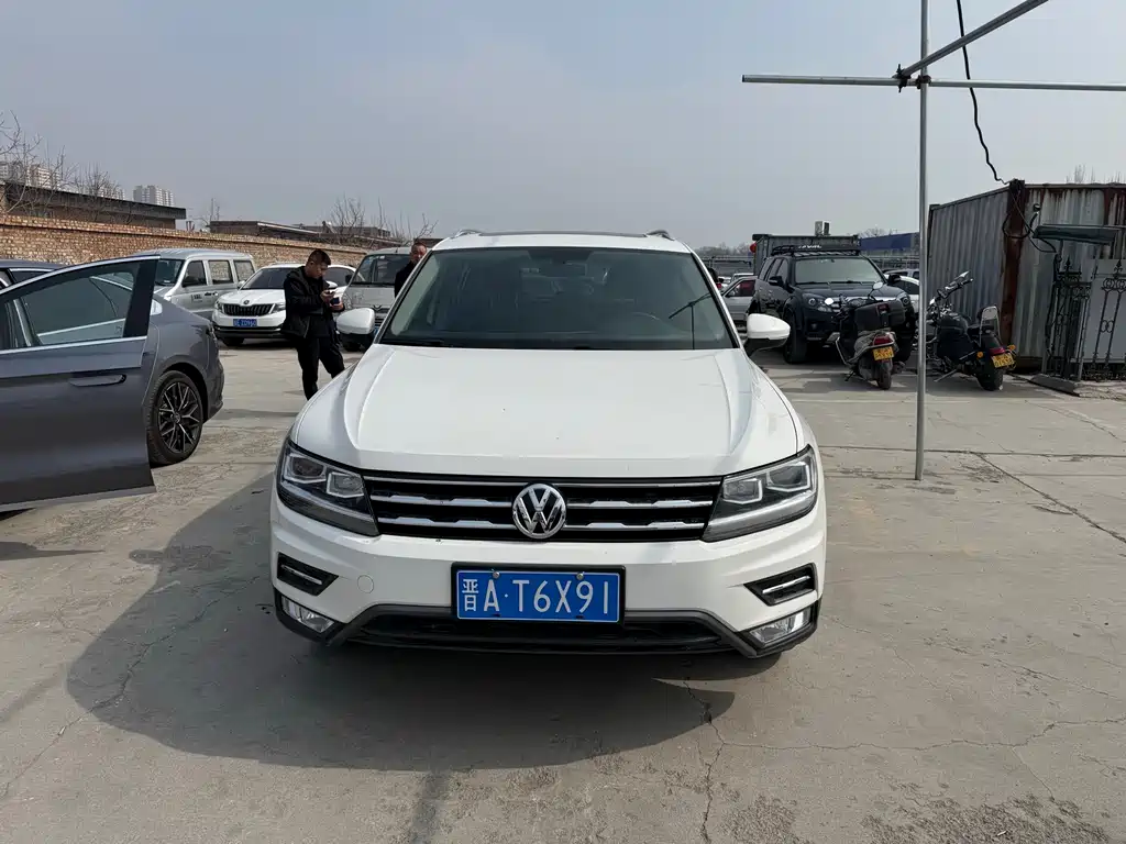 Volkswagen Tiguan L 2018 — фото 2