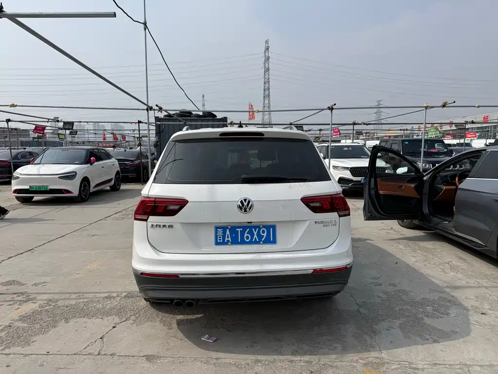 Volkswagen Tiguan L 2018 — фото 8
