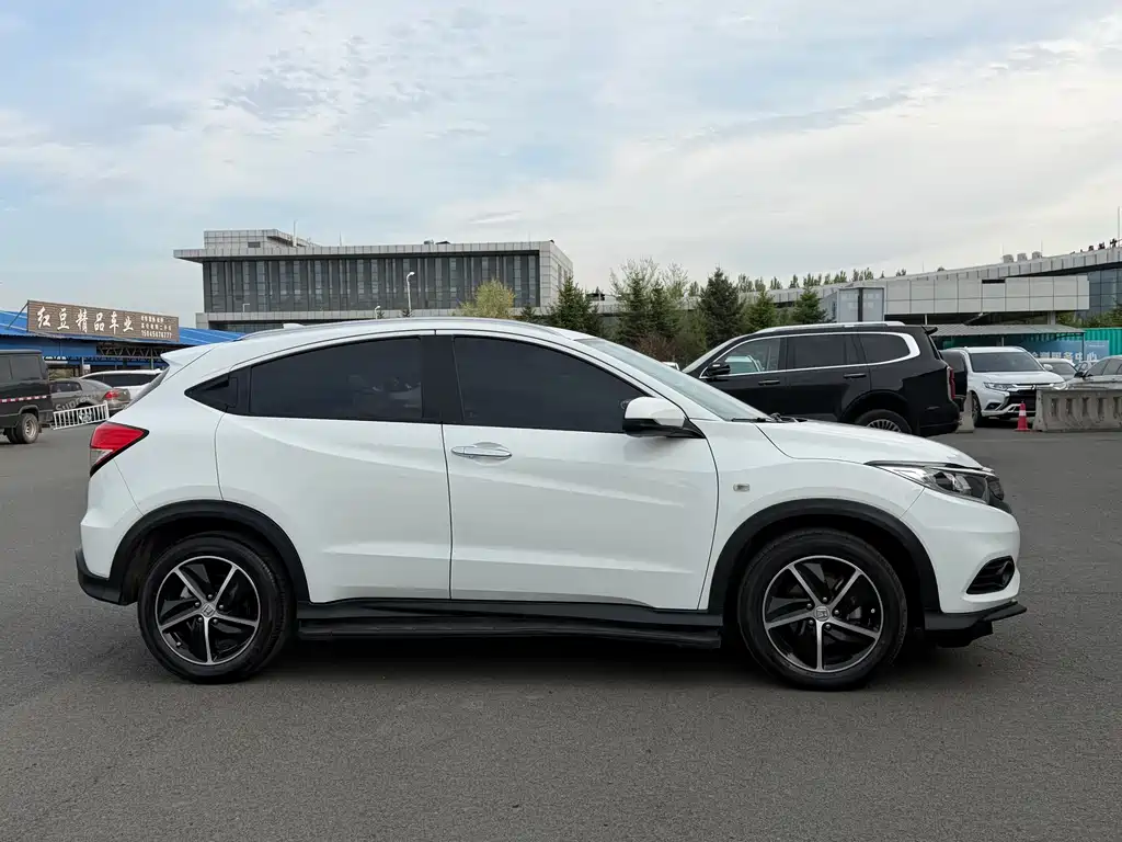 Honda Vezel 2022 — фото 4