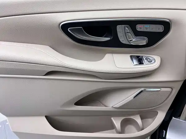Mercedes-Benz V-Class 2023