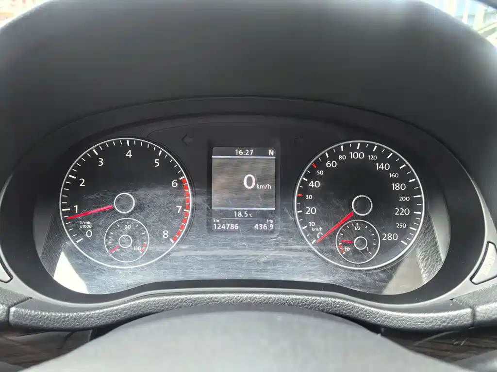 Volkswagen Passat 2015 — фото 16