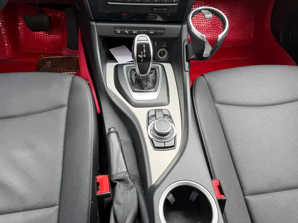 BMW X1 2015 — фото 12