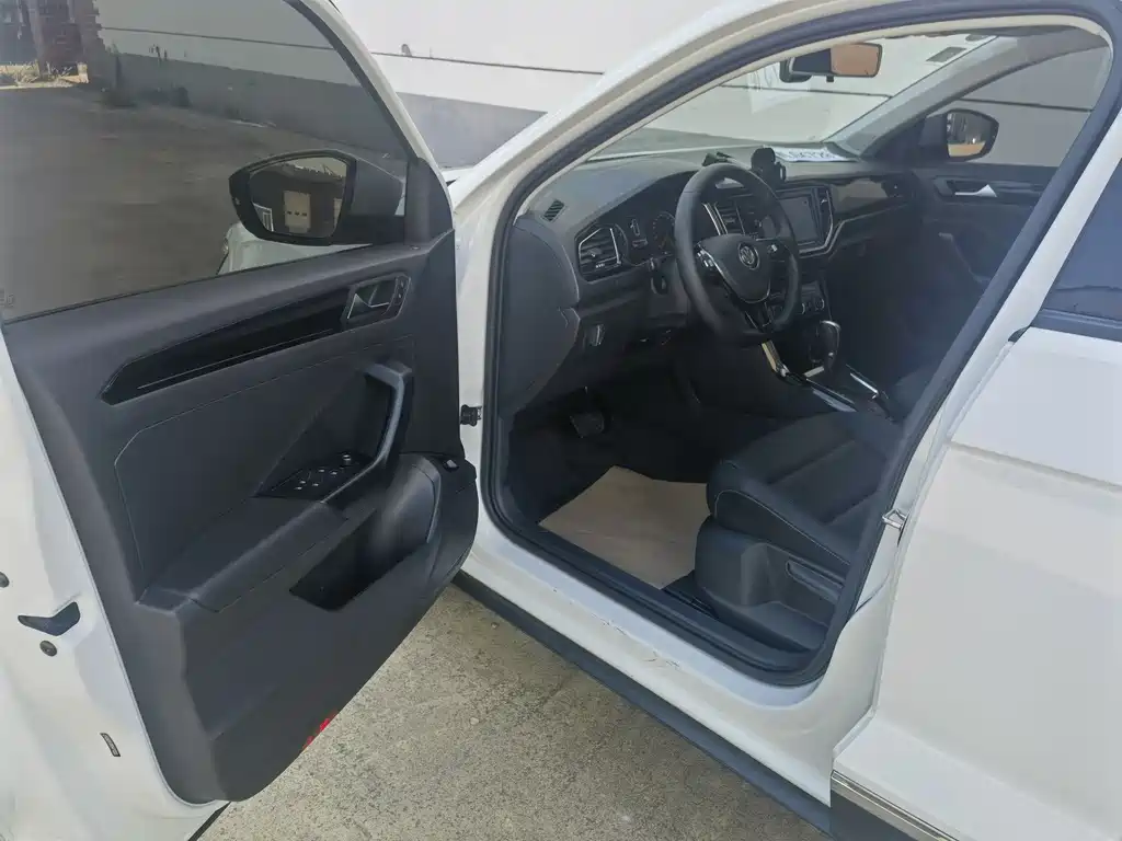 Volkswagen T-Roc 2019