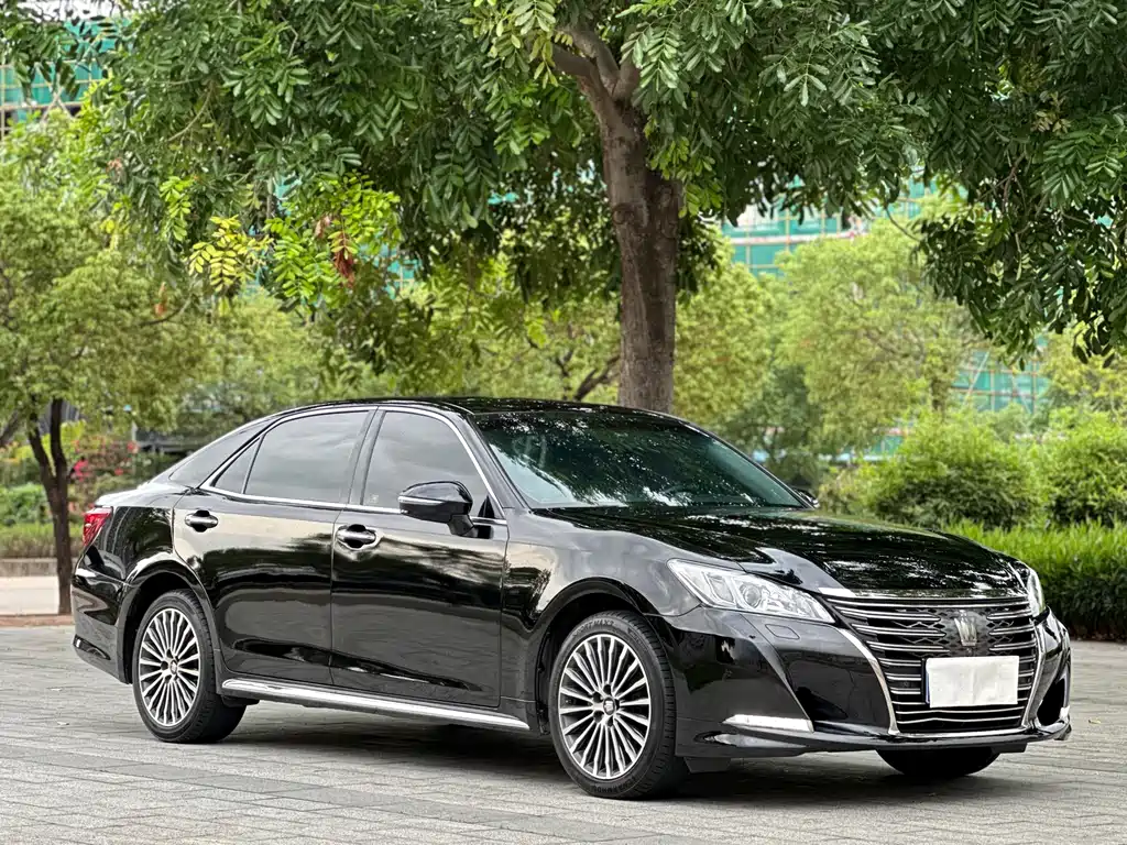 Toyota Crown 2018 — фото 2