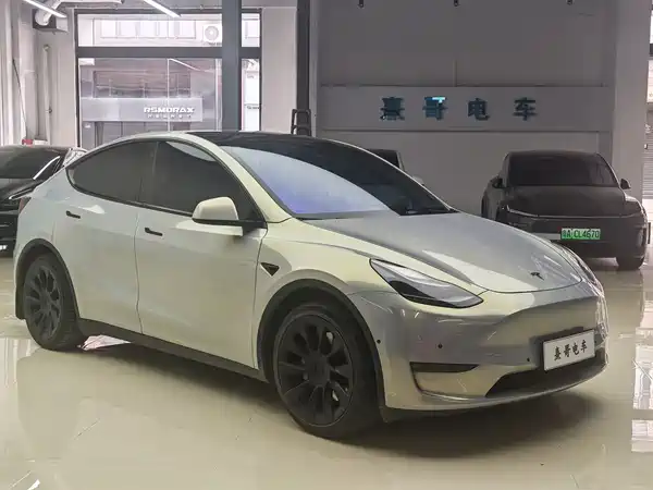 Tesla Model Y 2022