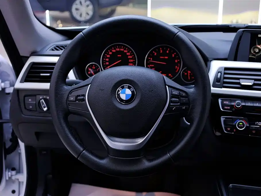 BMW 3 Series GT 2016 — фото 24
