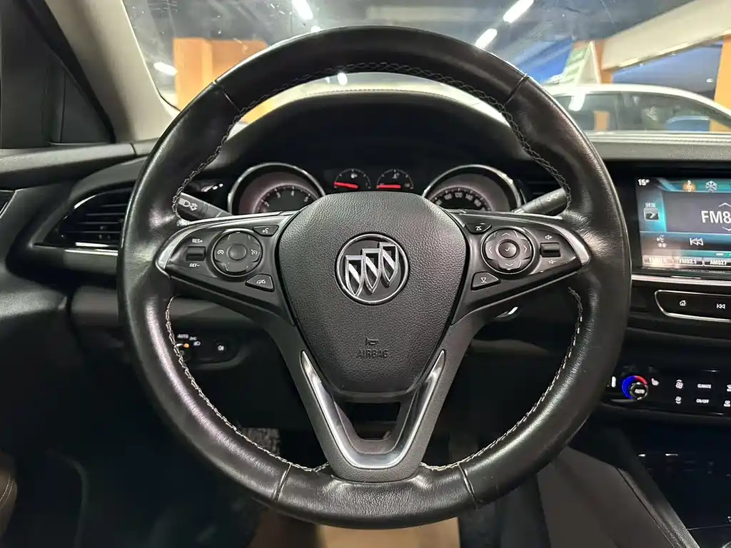 Buick Regal 2018 — фото 10