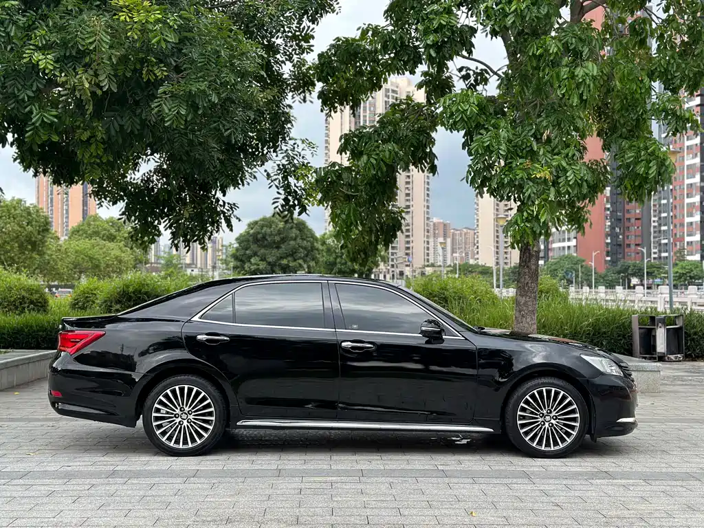Toyota Crown 2018 — фото 4