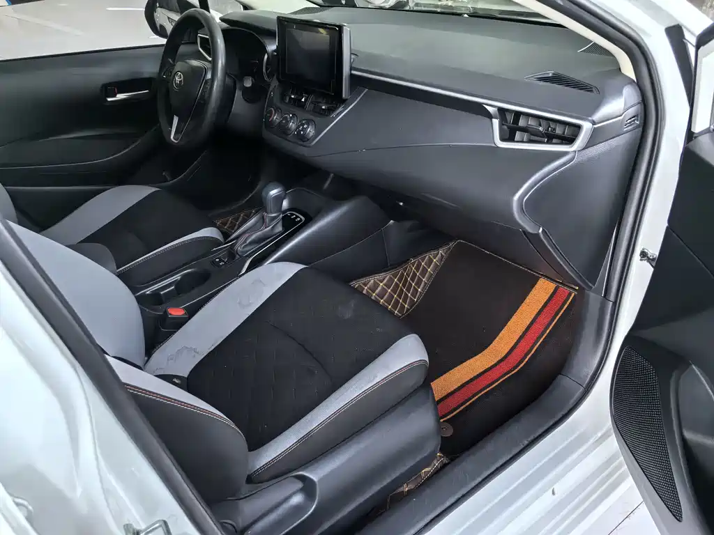 Toyota Corolla 2023 — фото 11