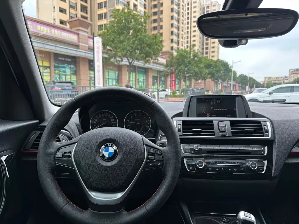 BMW 1 Series 2017 — фото 14