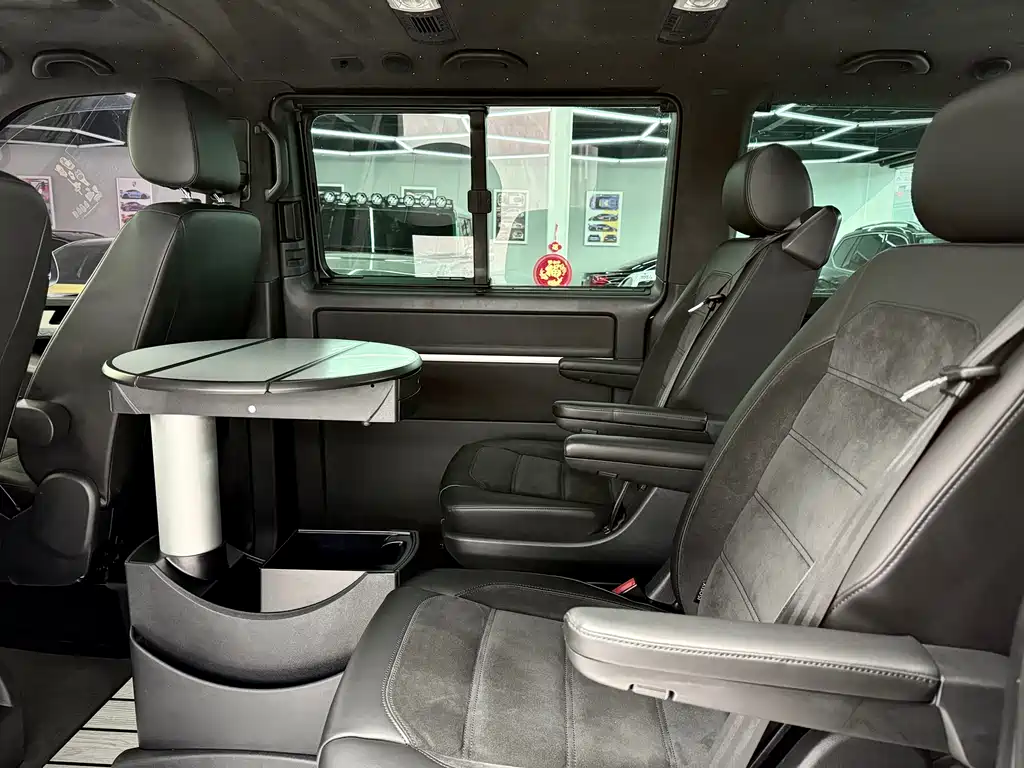 Volkswagen Multivan 2017 — фото 13