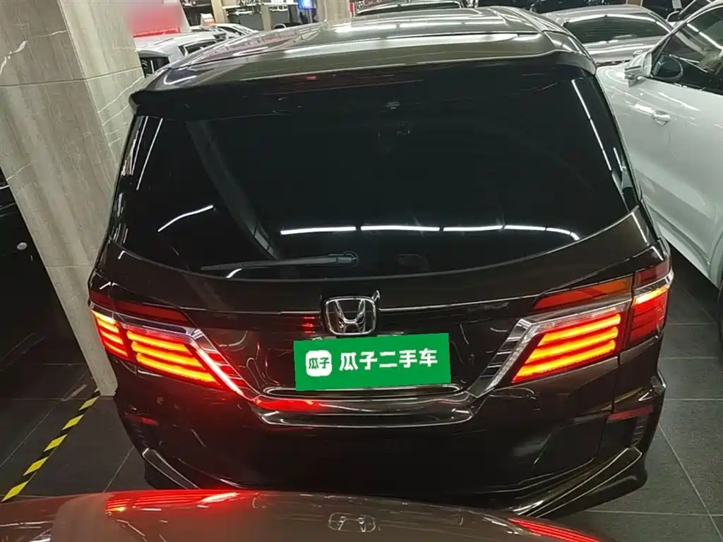 Honda Elysion 2017 — фото 6
